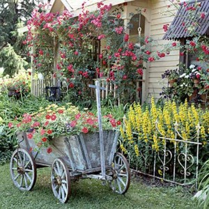 vintage-style-garden-decorations-backyard-ideas