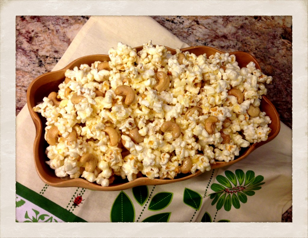 Caramel popcorn with cashews!