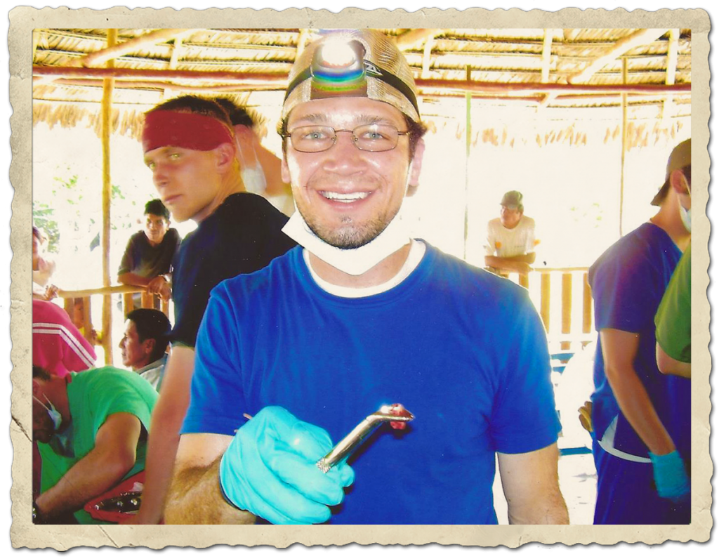 Dental aide in Peru