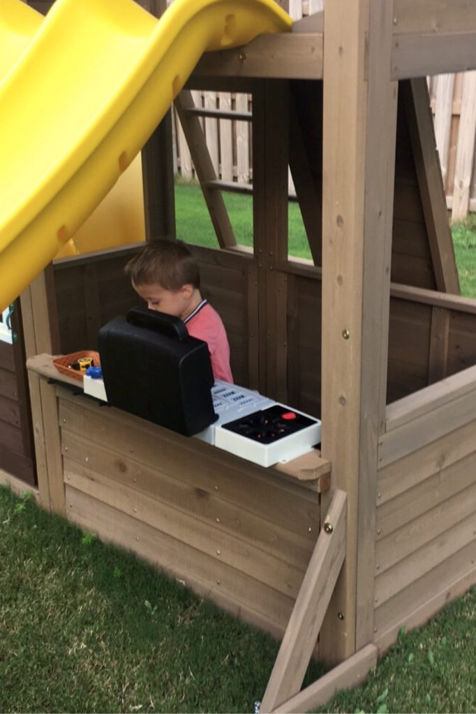 Toddler grilling play set.